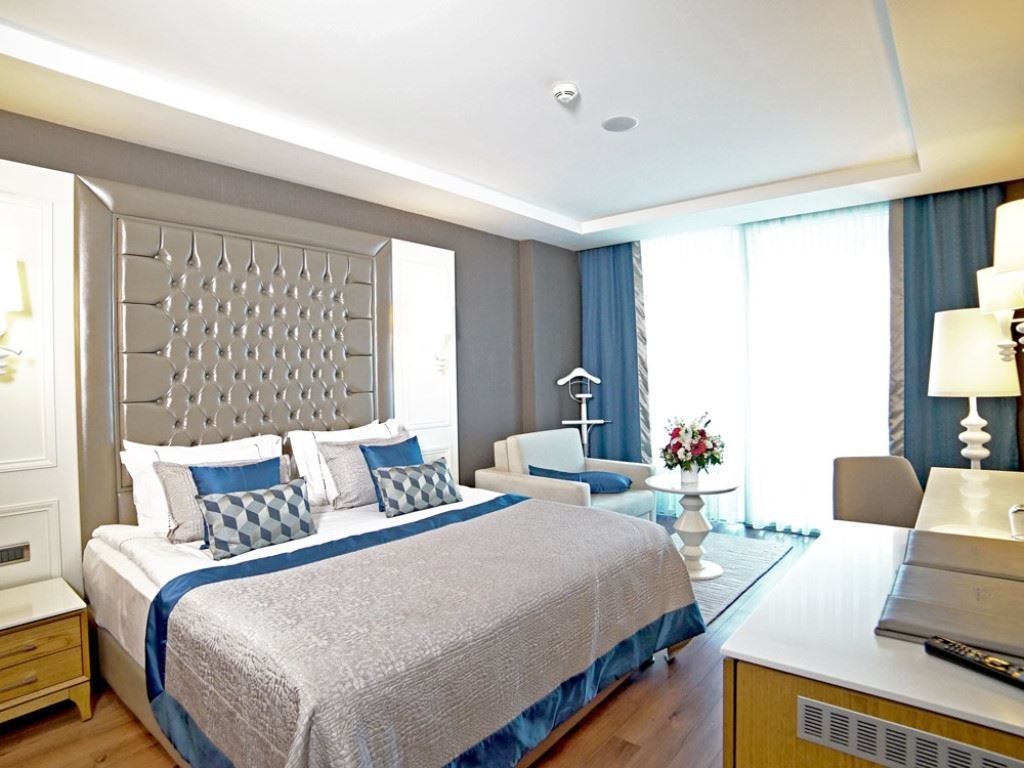 rooms-superior-suite-room-sea-viewjacuzzi