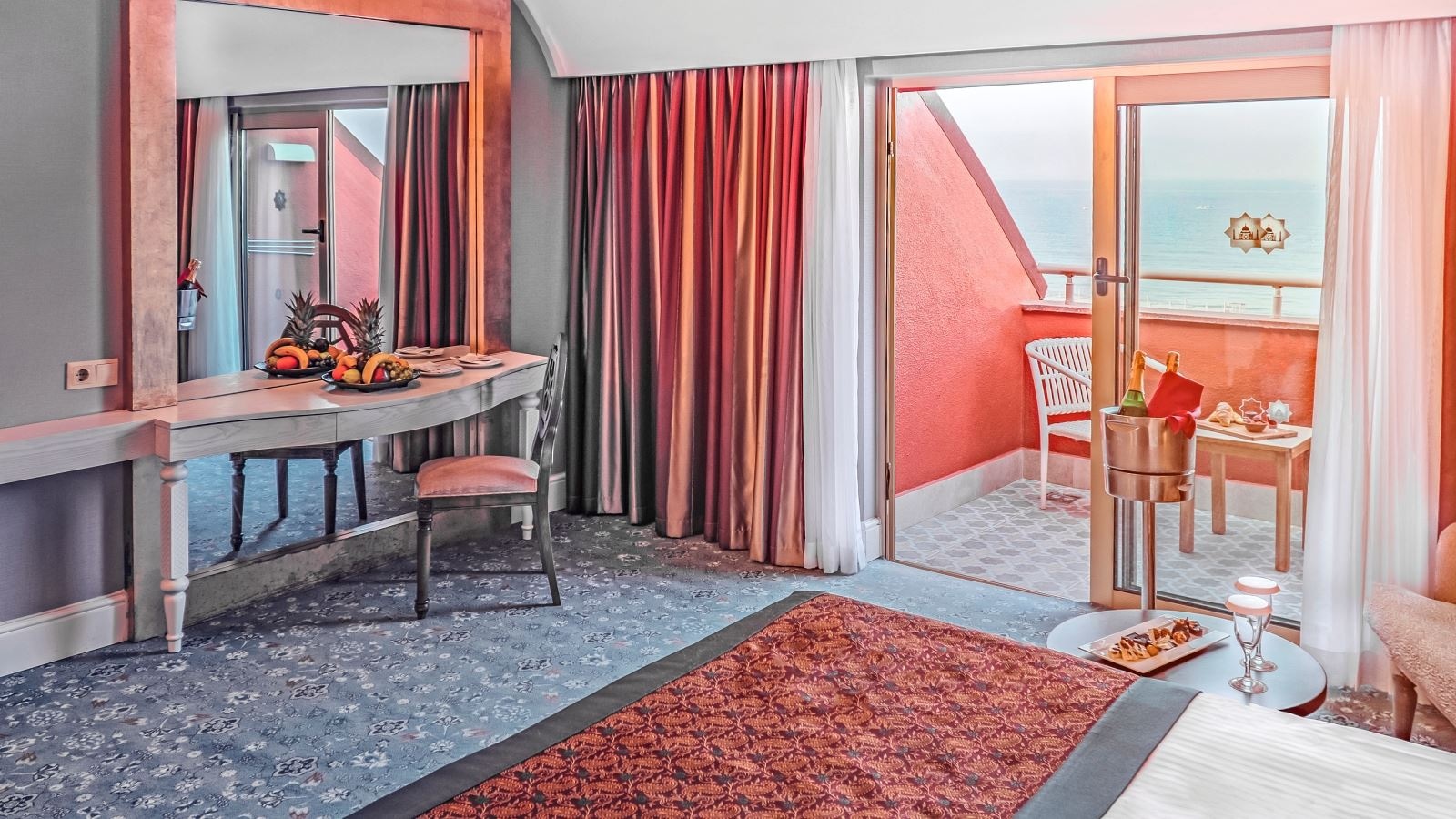 rooms-duplex-family-room-sea-view