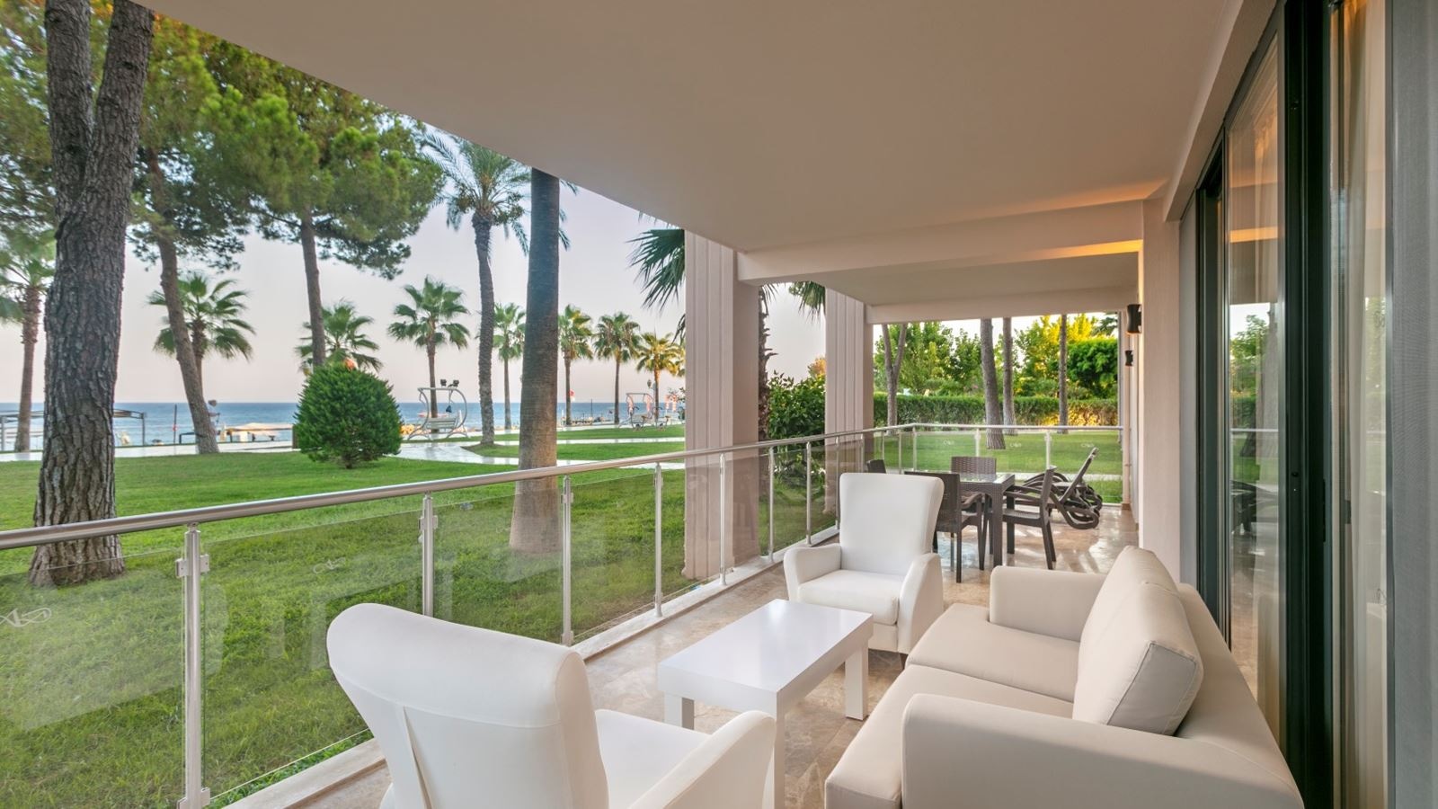 rooms-terrace-suite-room