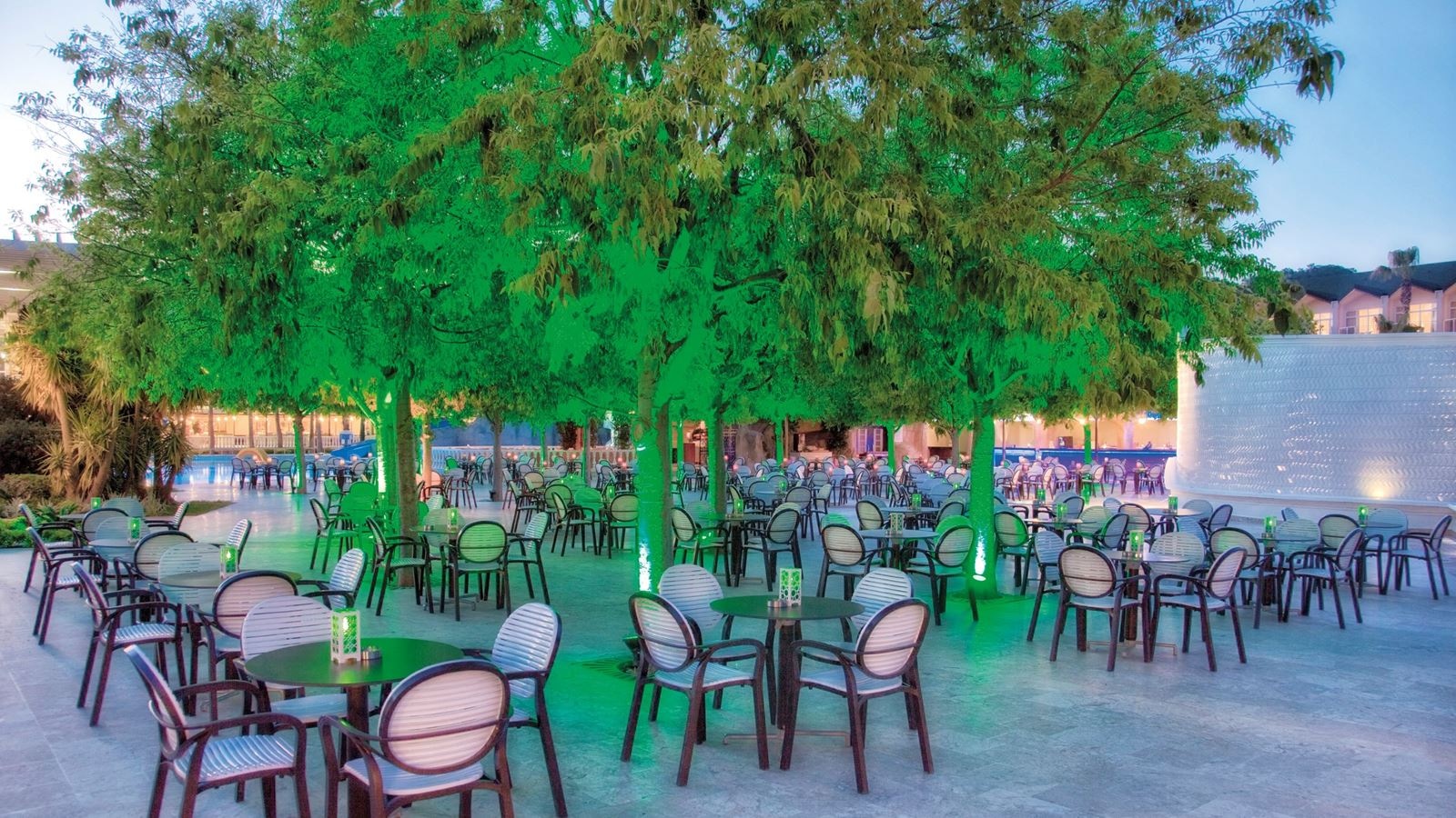 restaurants-pool-snack-restaurant