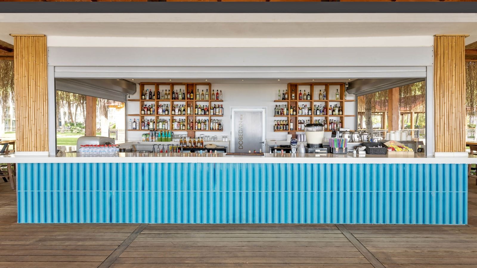 bars-dobedan-beach-bar