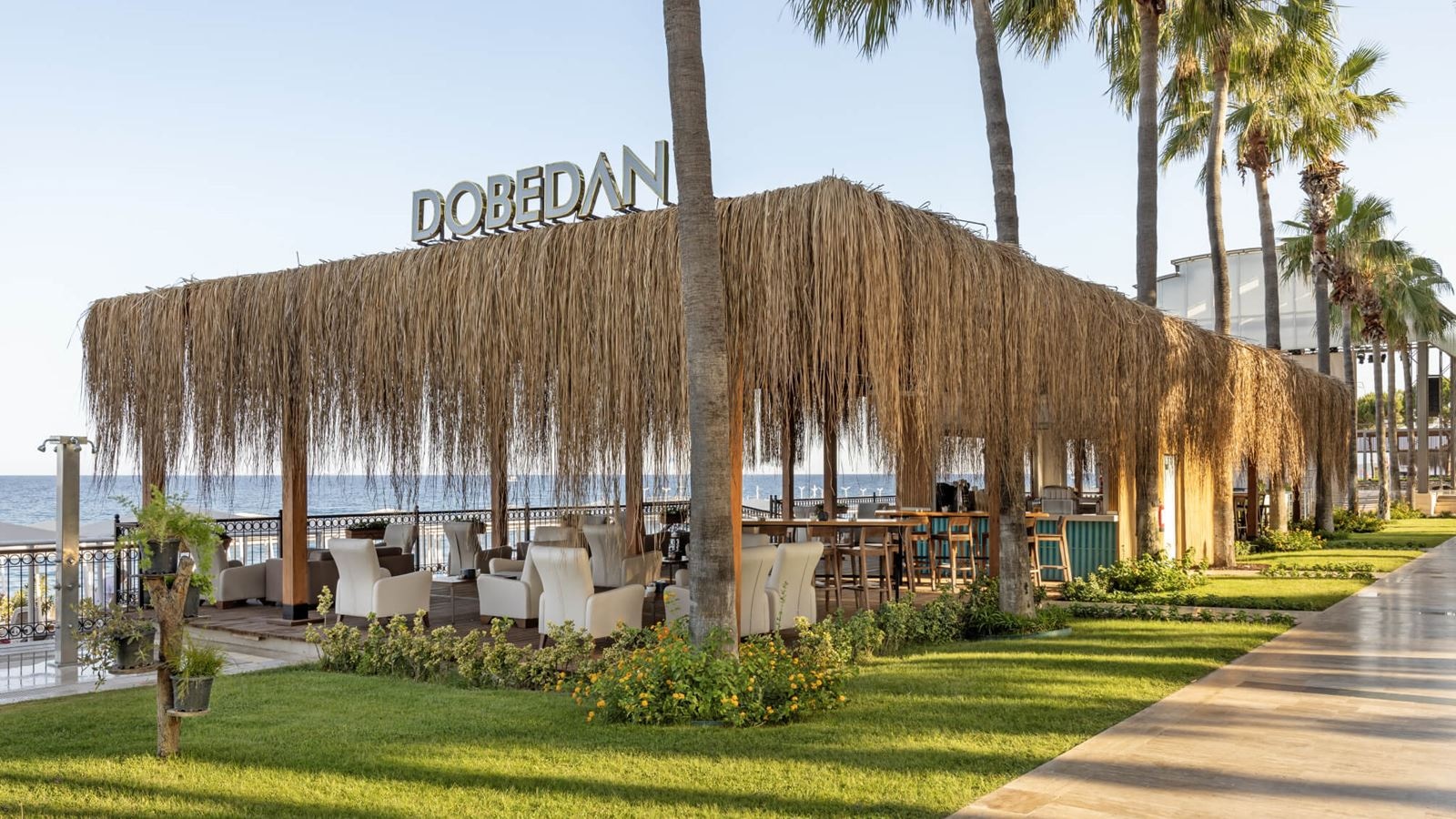 bars-dobedan-beach-bar