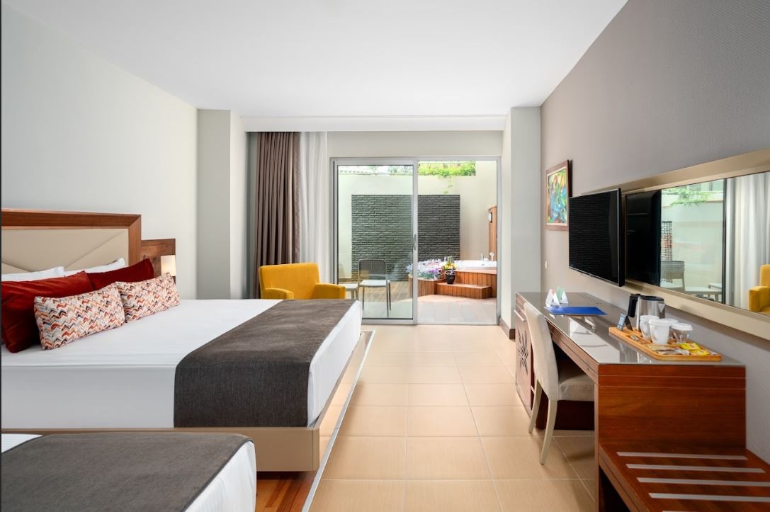 rooms-jakuzzi-terrace