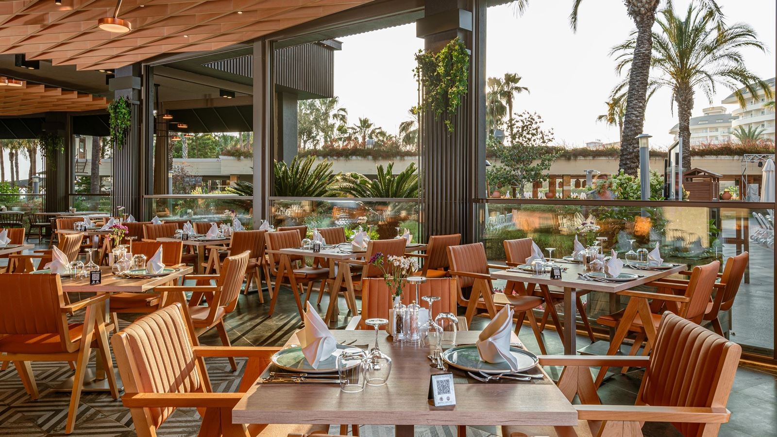 restaurants-long-horn-ottoman-kitchen