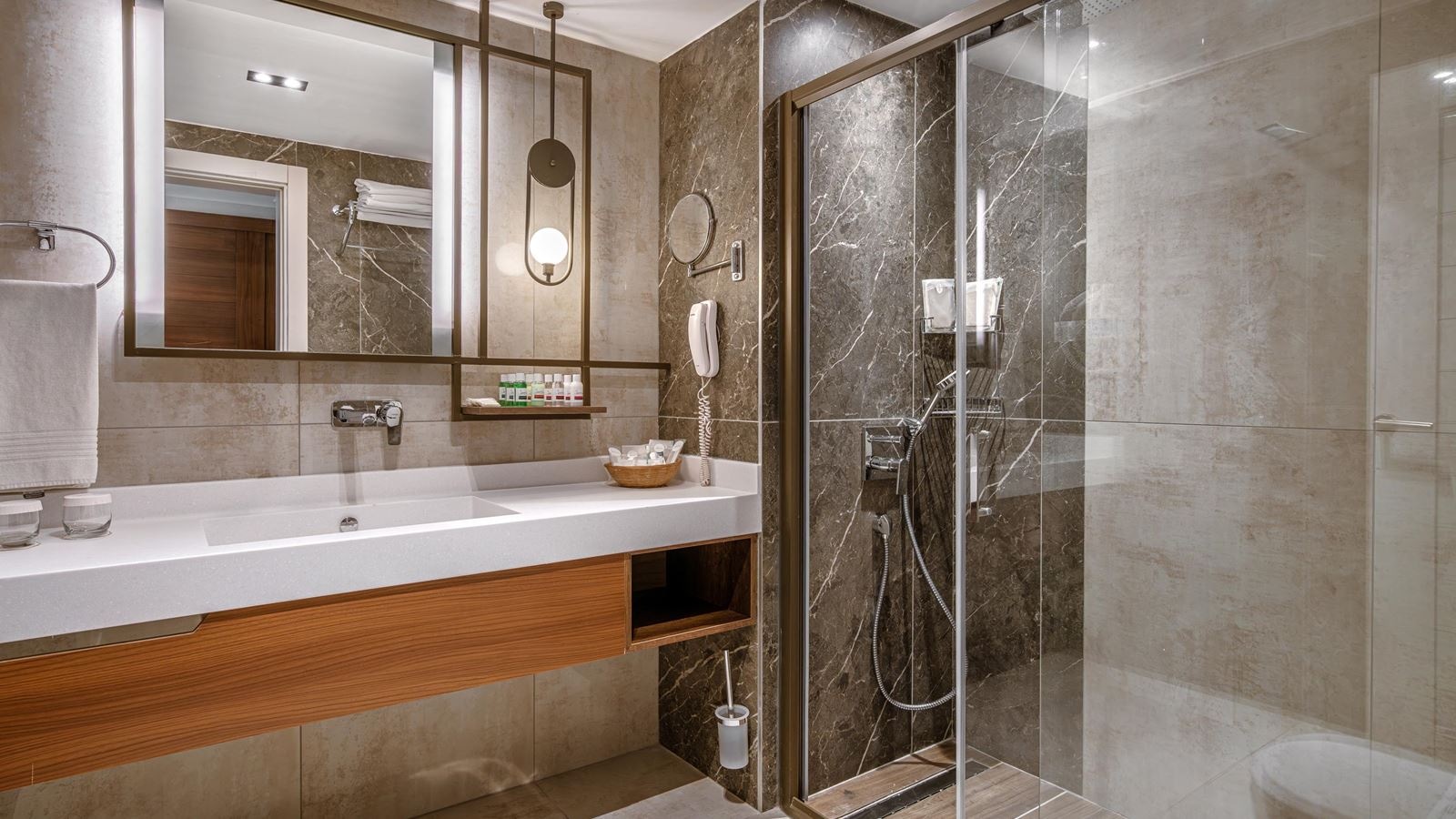 rooms-family-room-sea-view