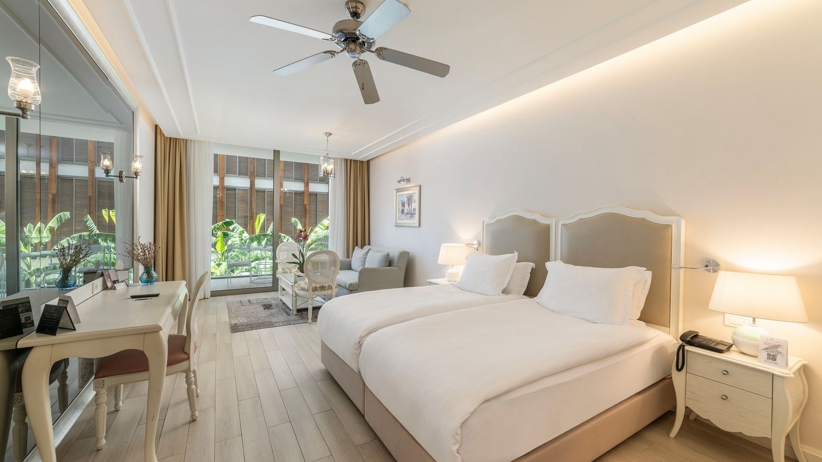 rooms-deluxe-king-or-twin-bed