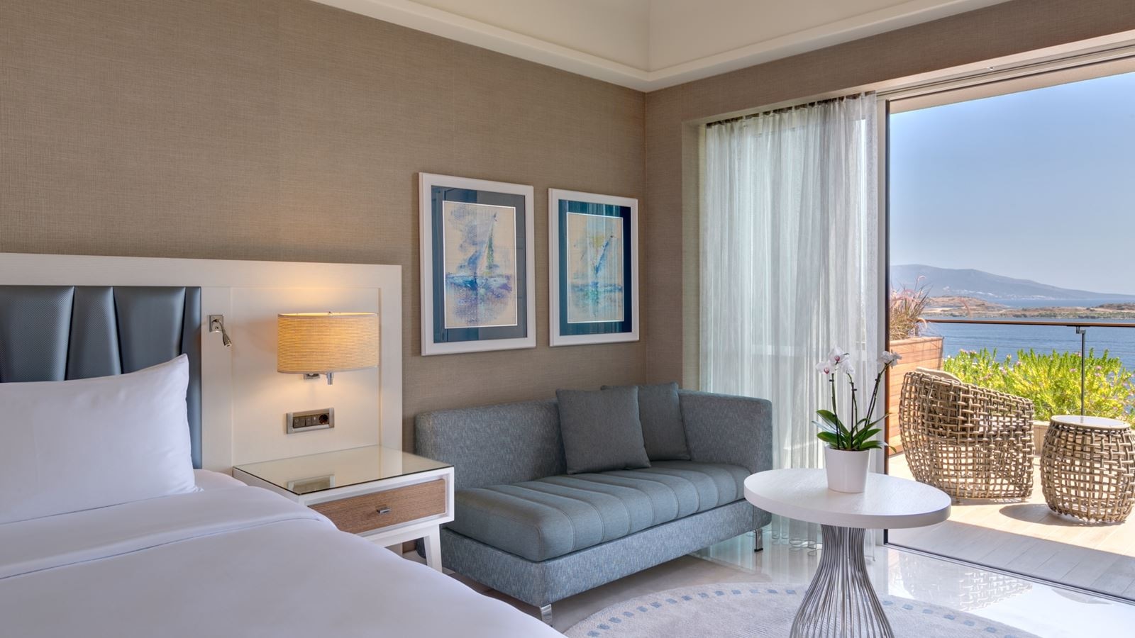 rooms-premiere-room-sea-view-balcony