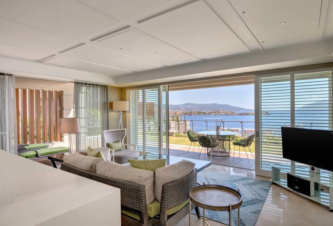 rooms-two-bedroom-suite-sea-view-balcony