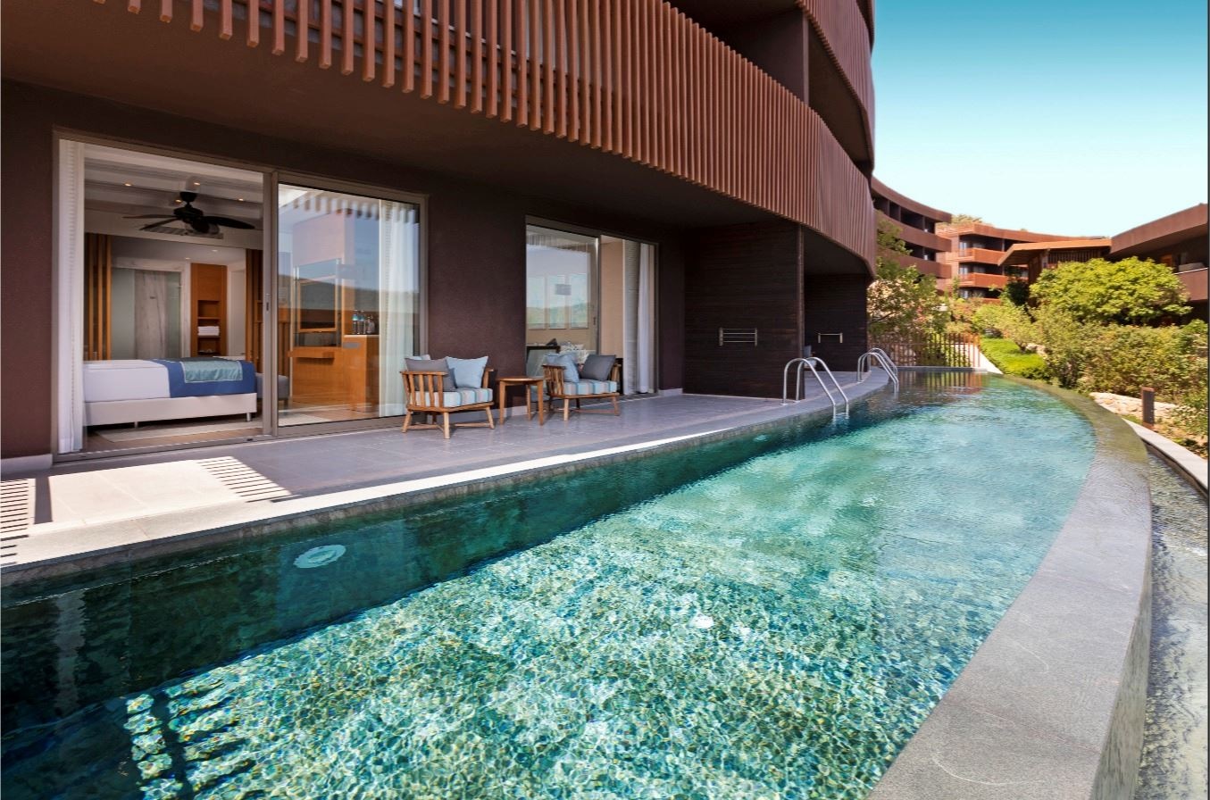 rooms-swim-up-deluxe-room