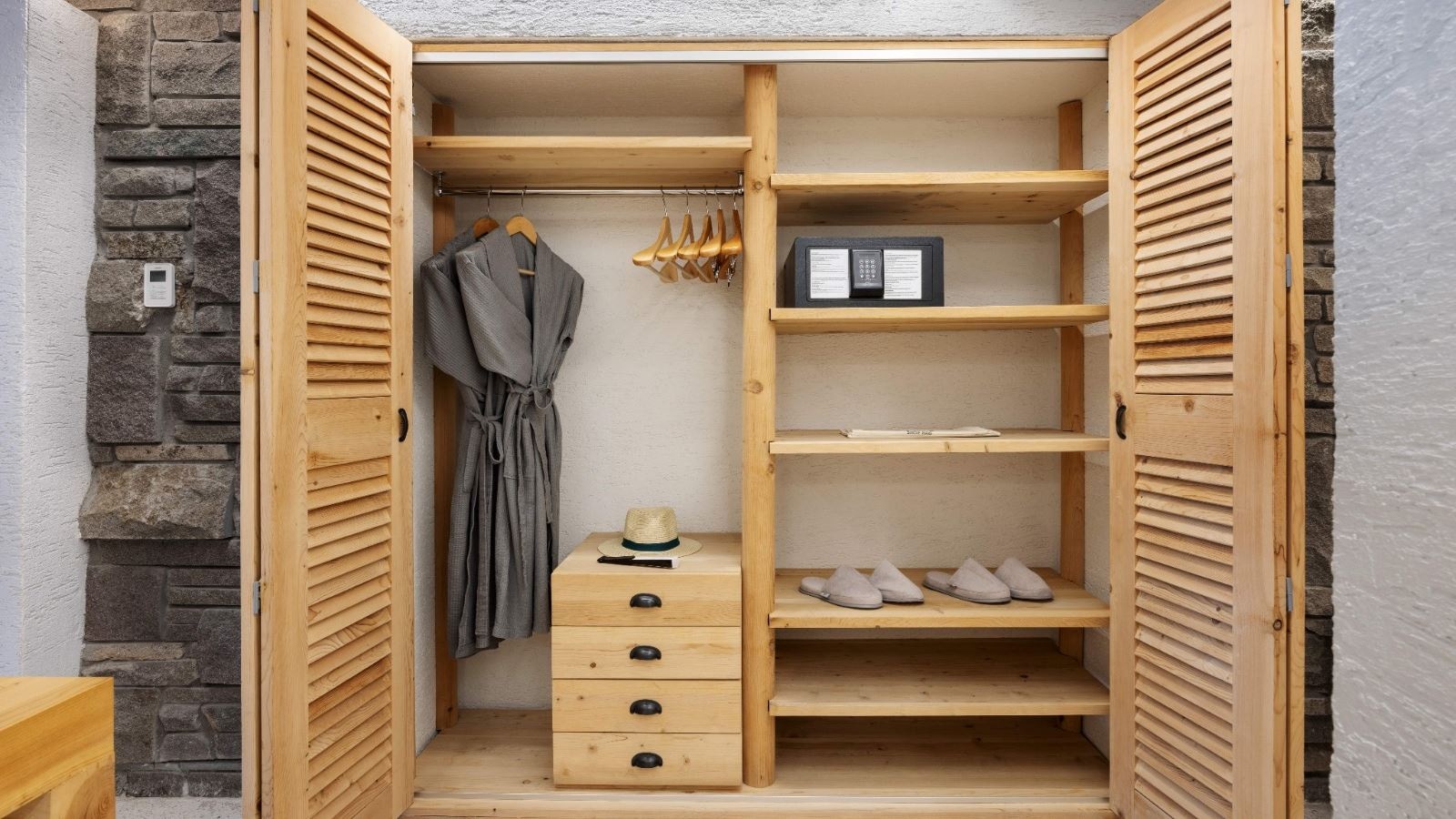 rooms-exclusive-swim-up-sea-view