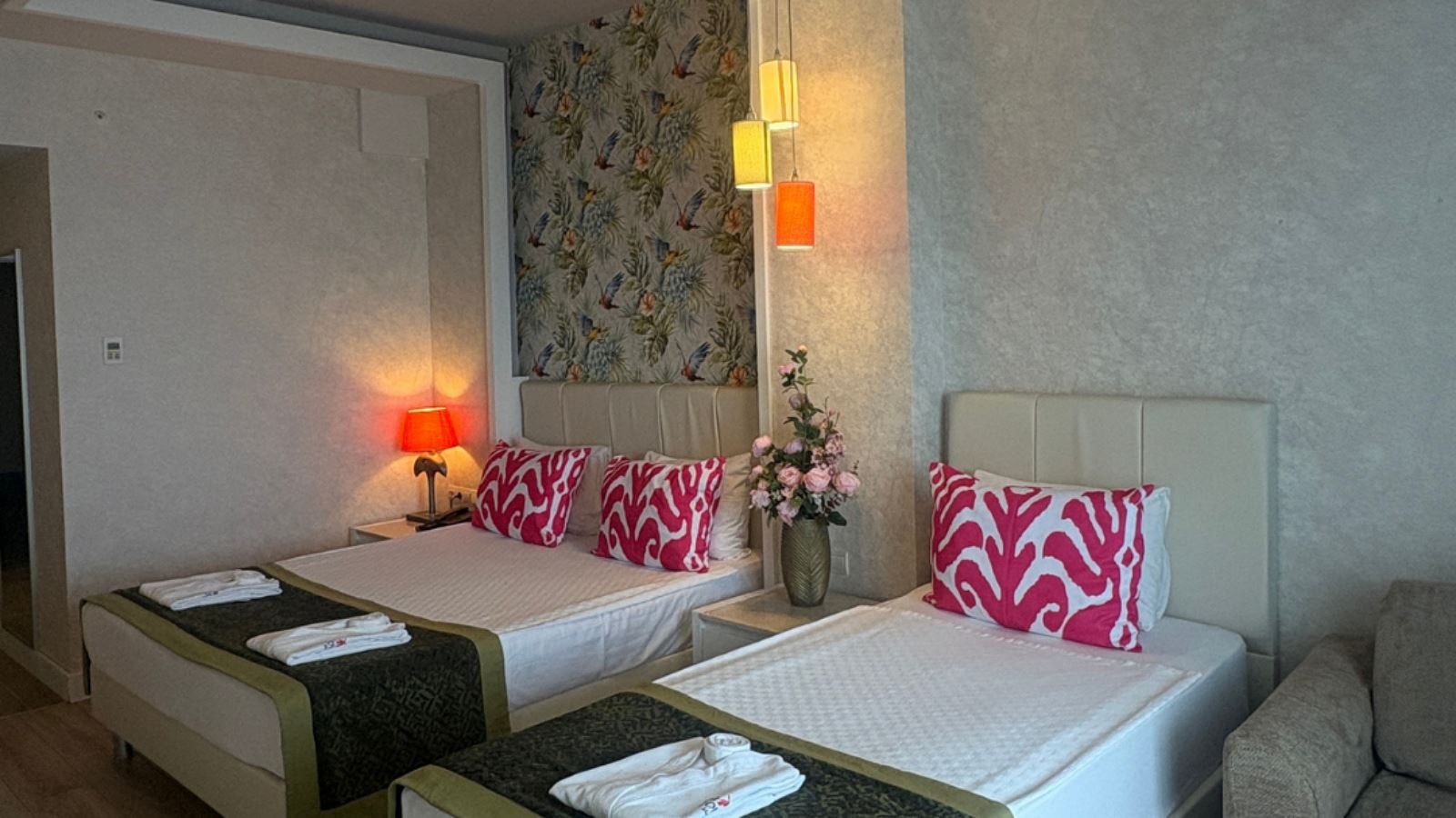 rooms-standard-room-land-side