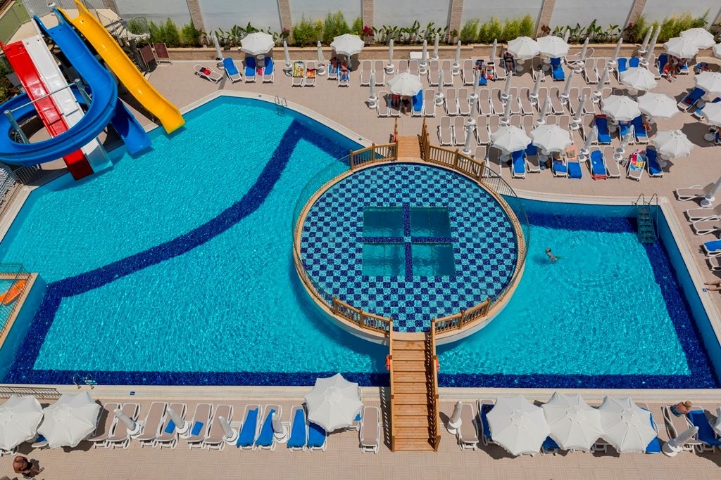 water-park-outdoor-pool