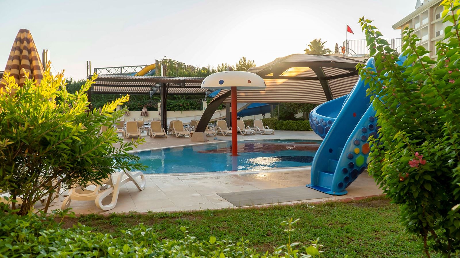 pools-outdoor-childrens-pool