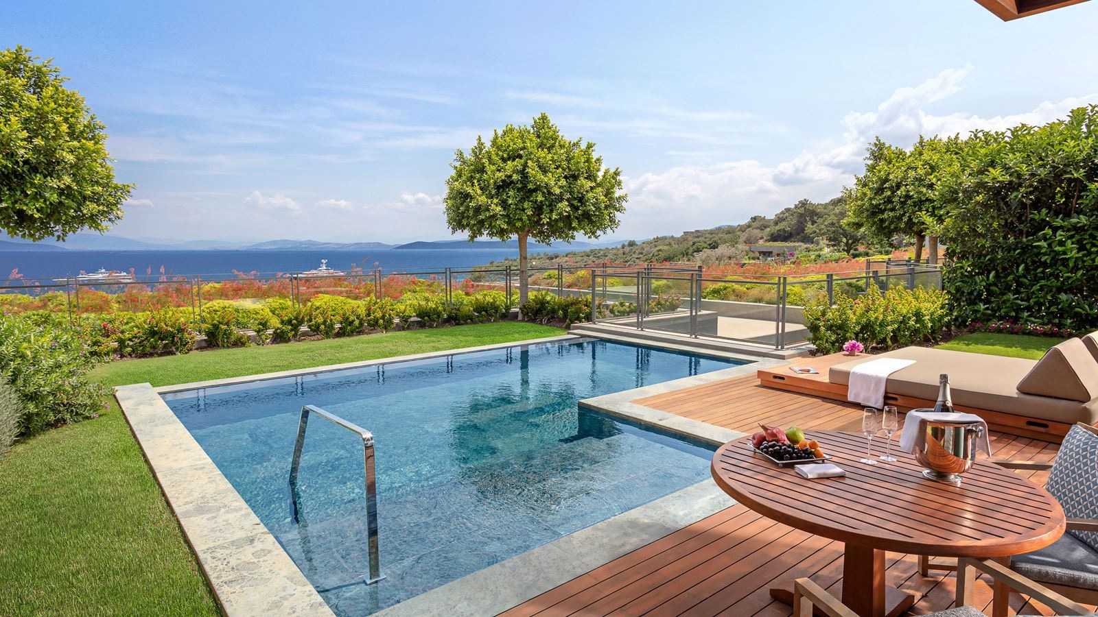 rooms-mandarin-junior-suite-with-private-pool