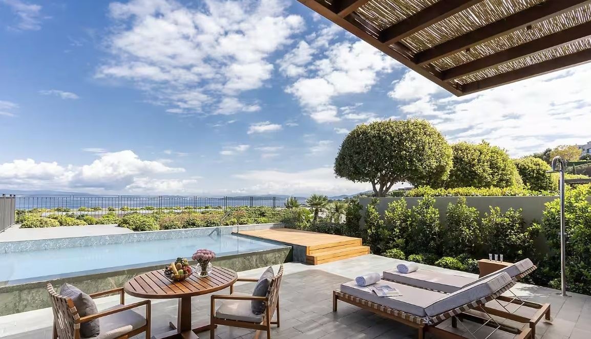 rooms-one-bedroom-villa-with-pool