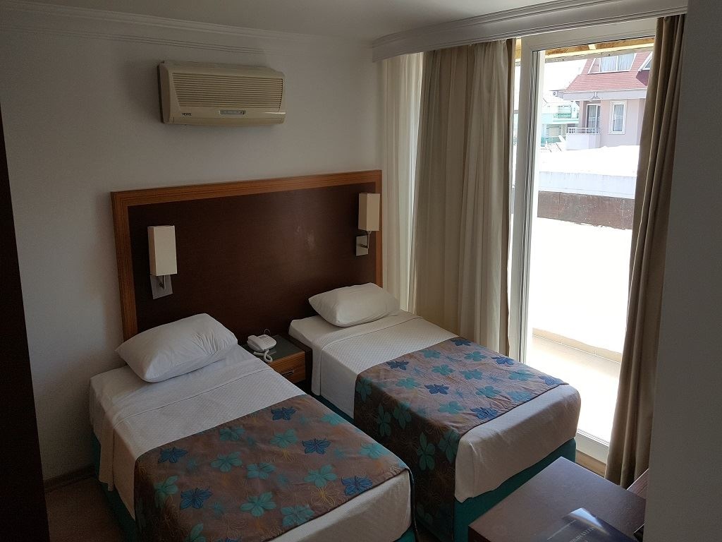 rooms-economy-room