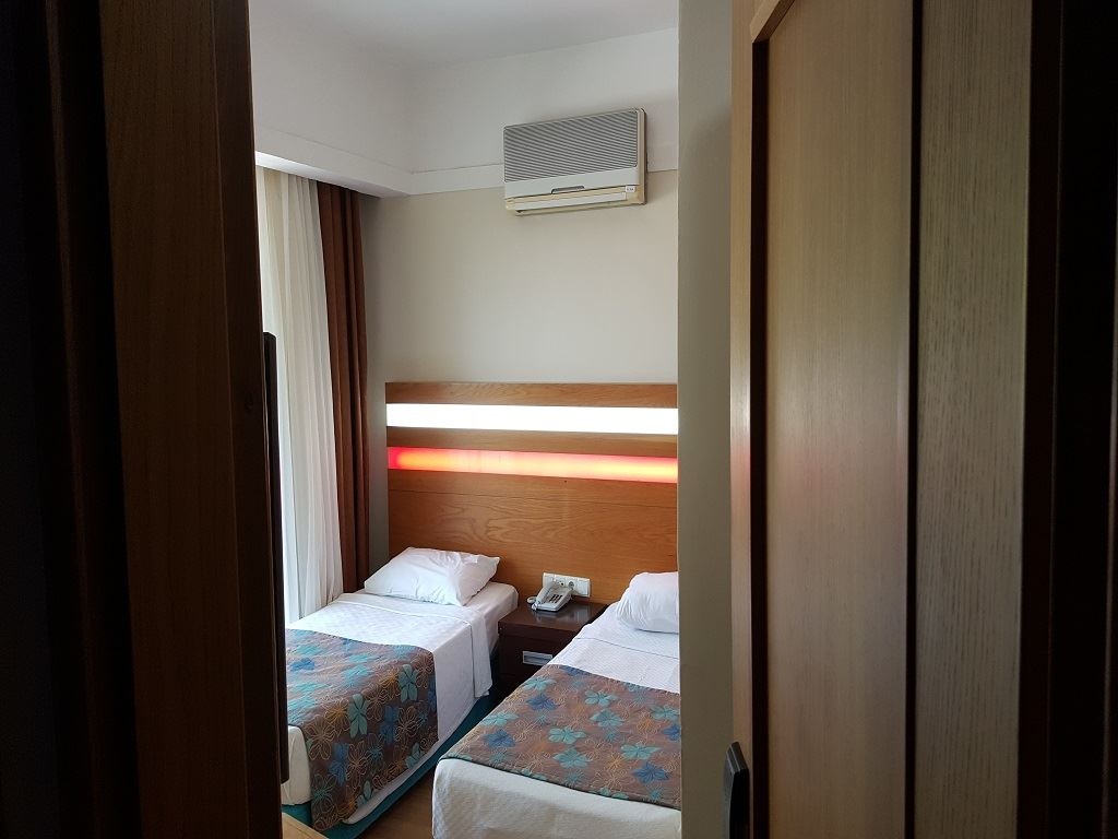 rooms-economy-room