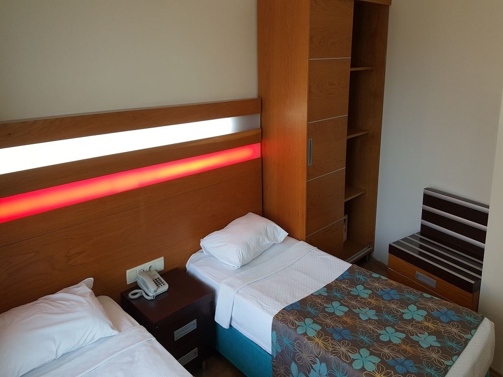 rooms-economy-room