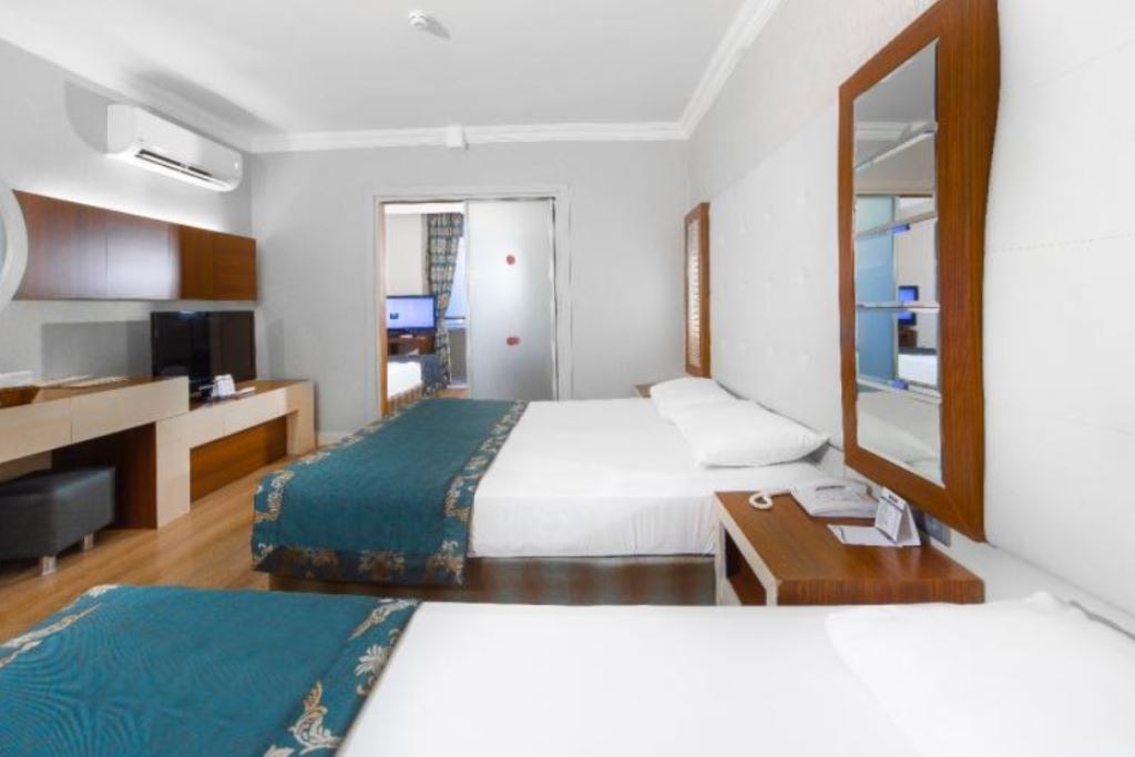 rooms-family-room-2-bedrooms