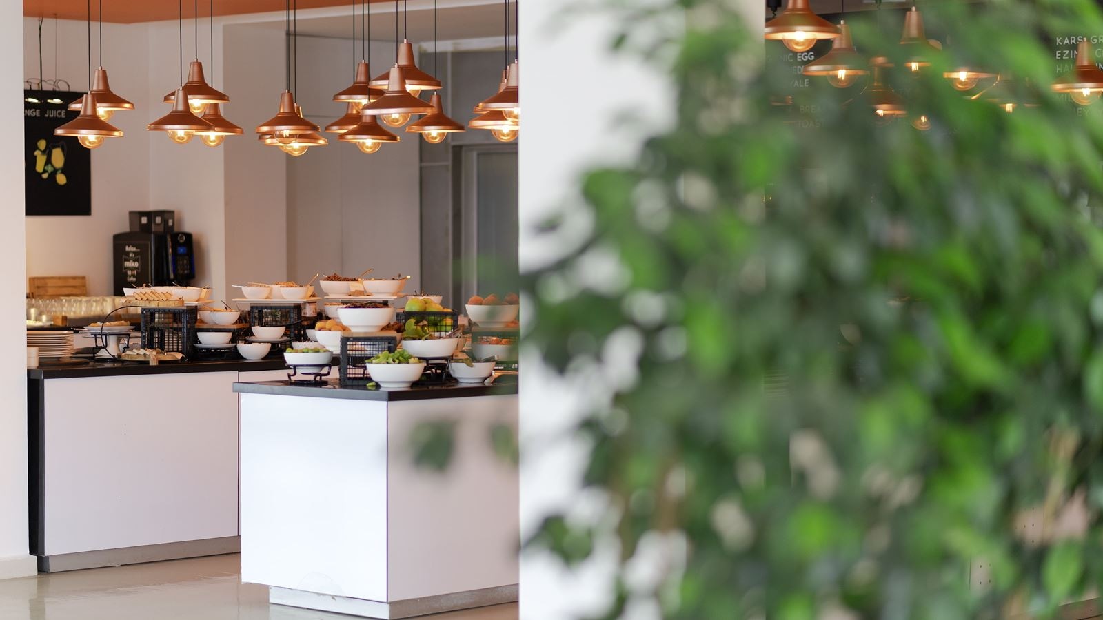 restaurants-escape-beach-and-lounge