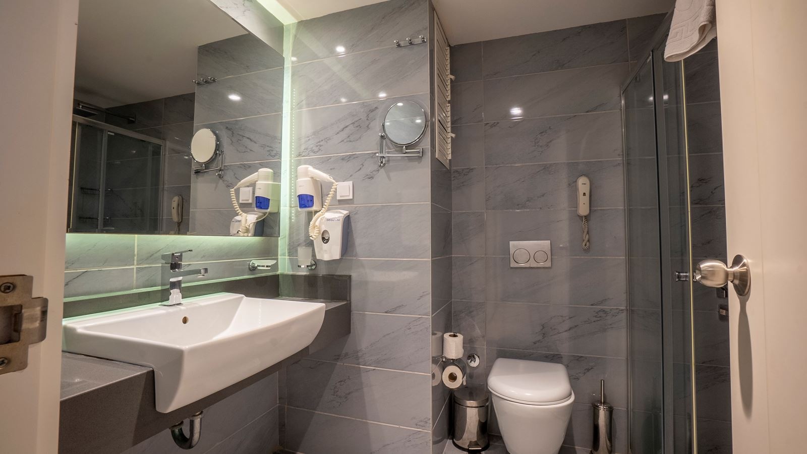 rooms-standard-room-sea-view-with-balcony