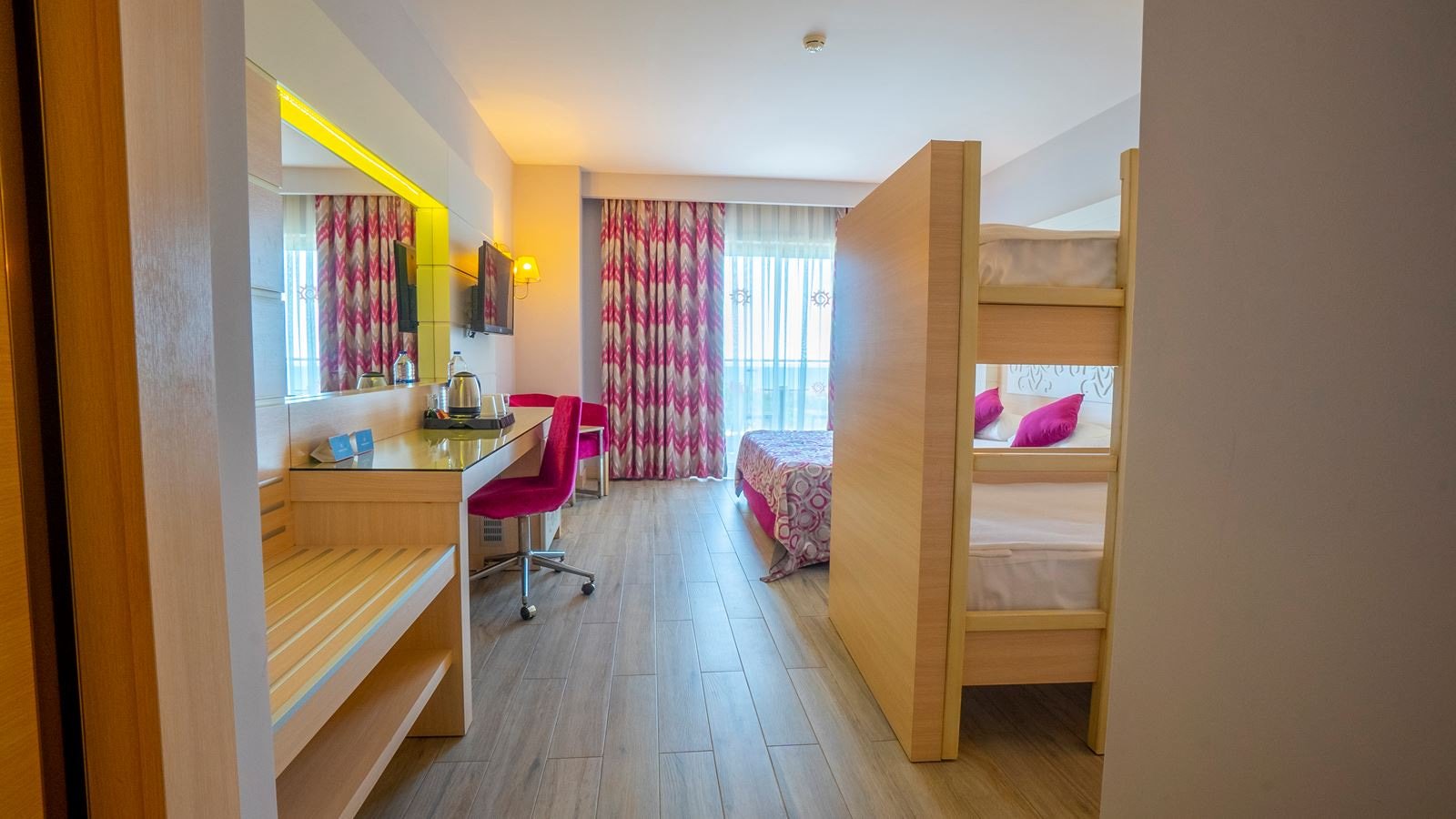 rooms-standard-room-bunkbed-land-view