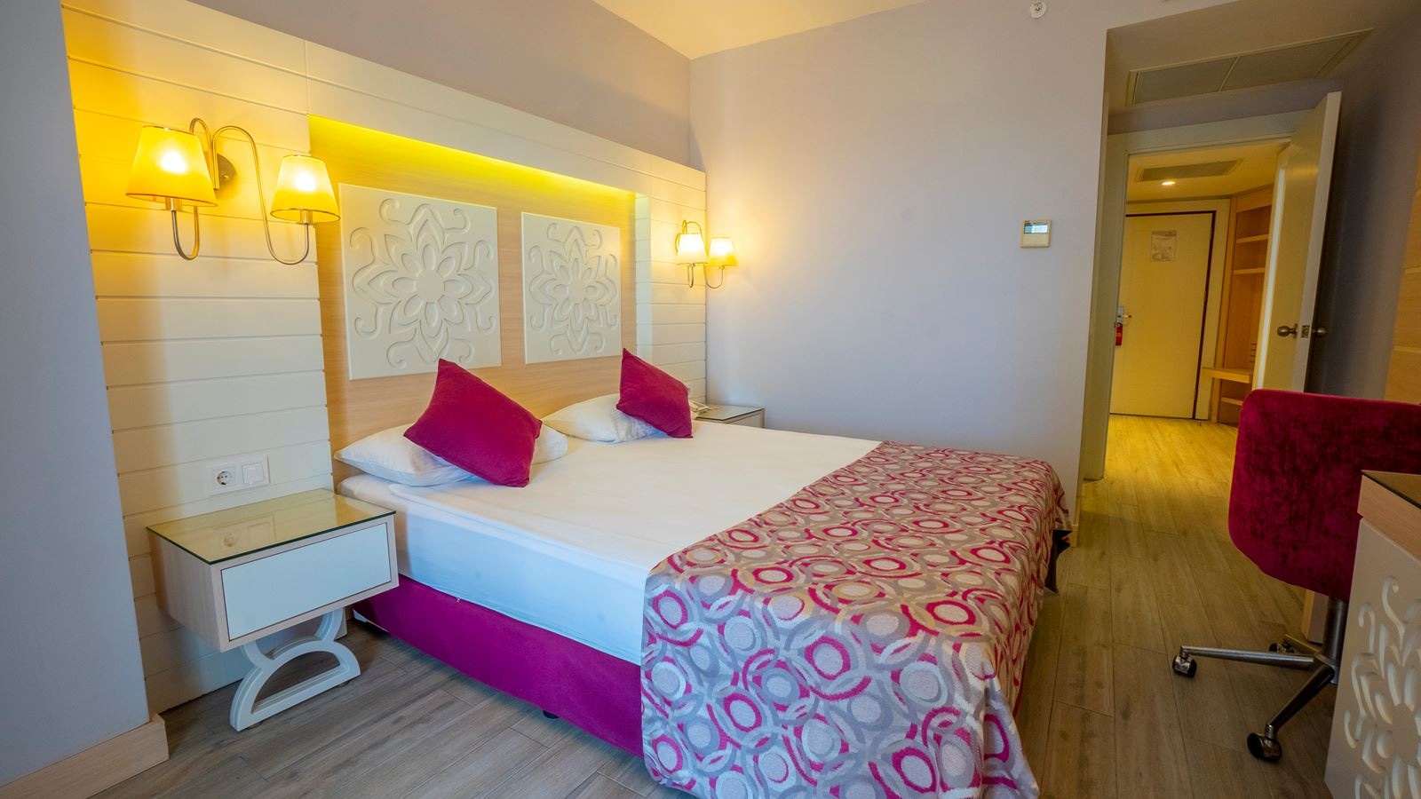 rooms-family-room-2-bedrooms-land-view