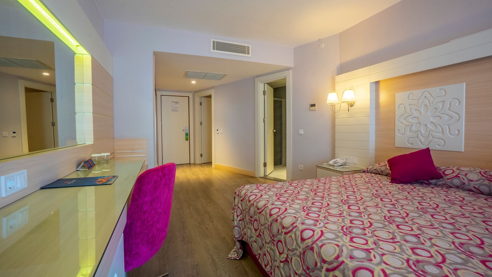 rooms-standard-room-land-view-with-balcony