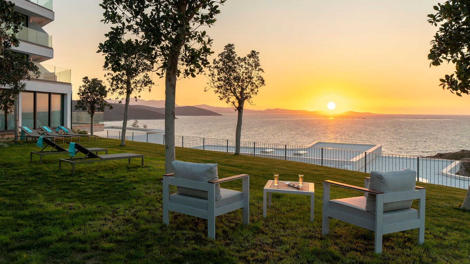 rooms-indoor-pool-suite