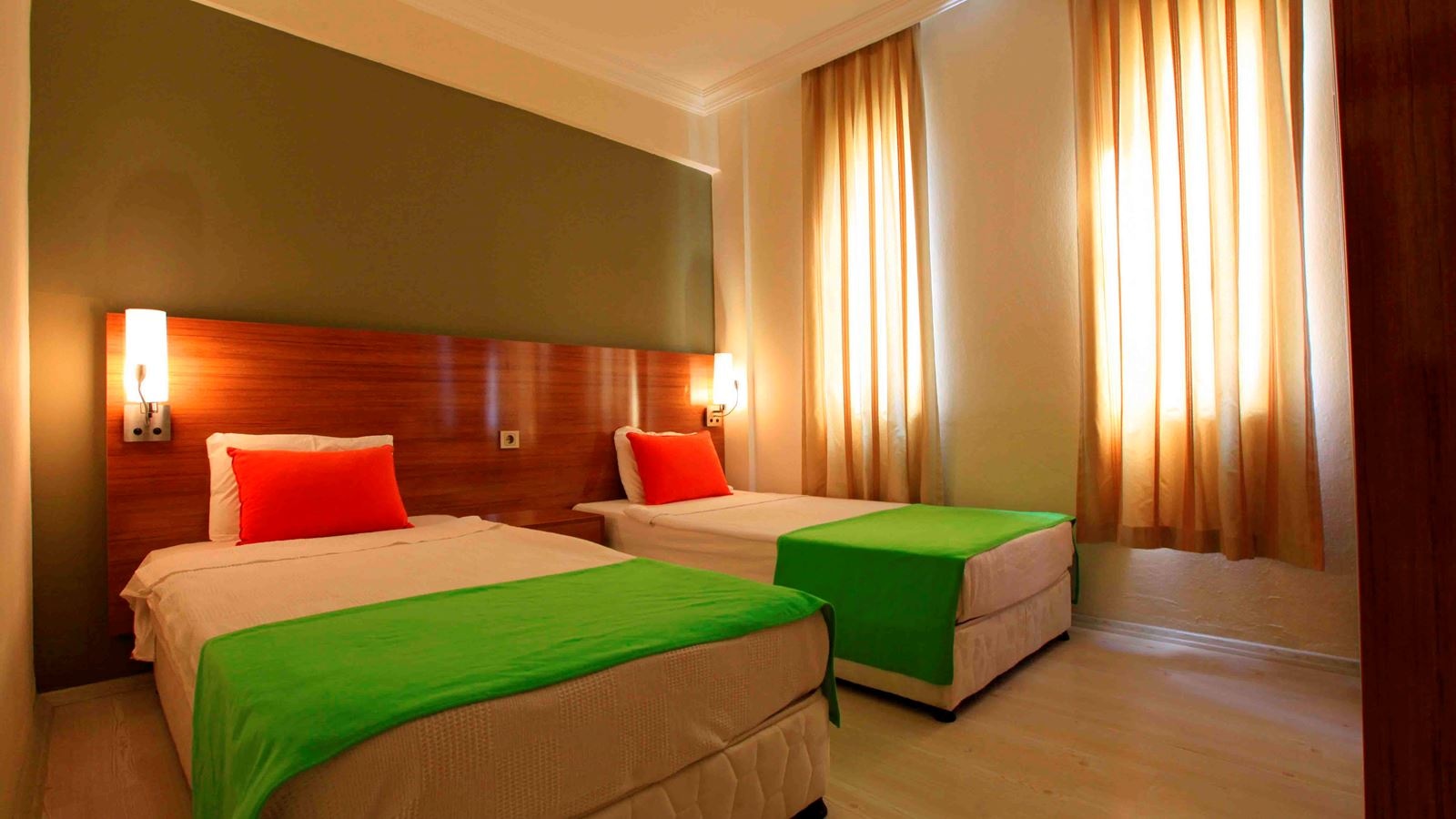 rooms-family-room-2