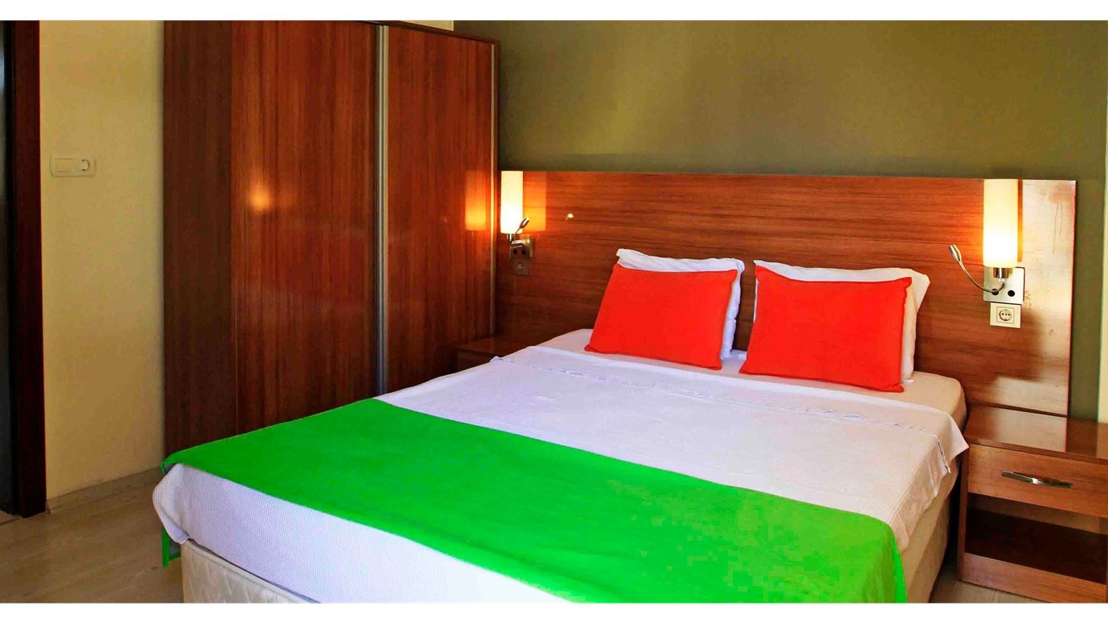 rooms-family-room-2