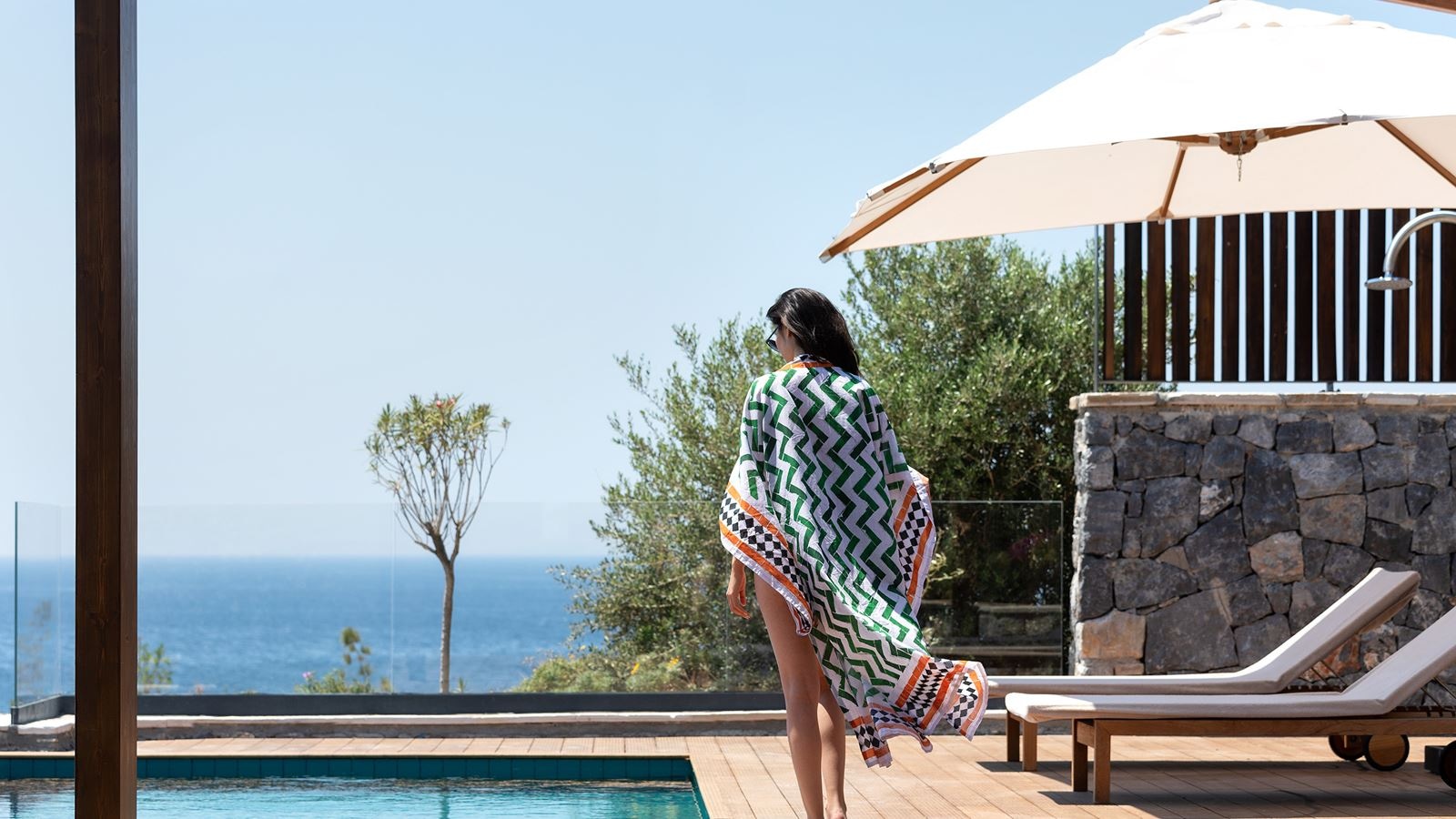 rooms-master-suite--with-pool-sea-view