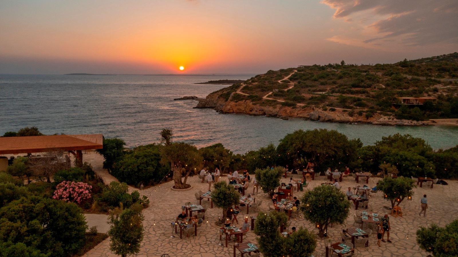 restaurants-meze-by-the-sea-restaurant