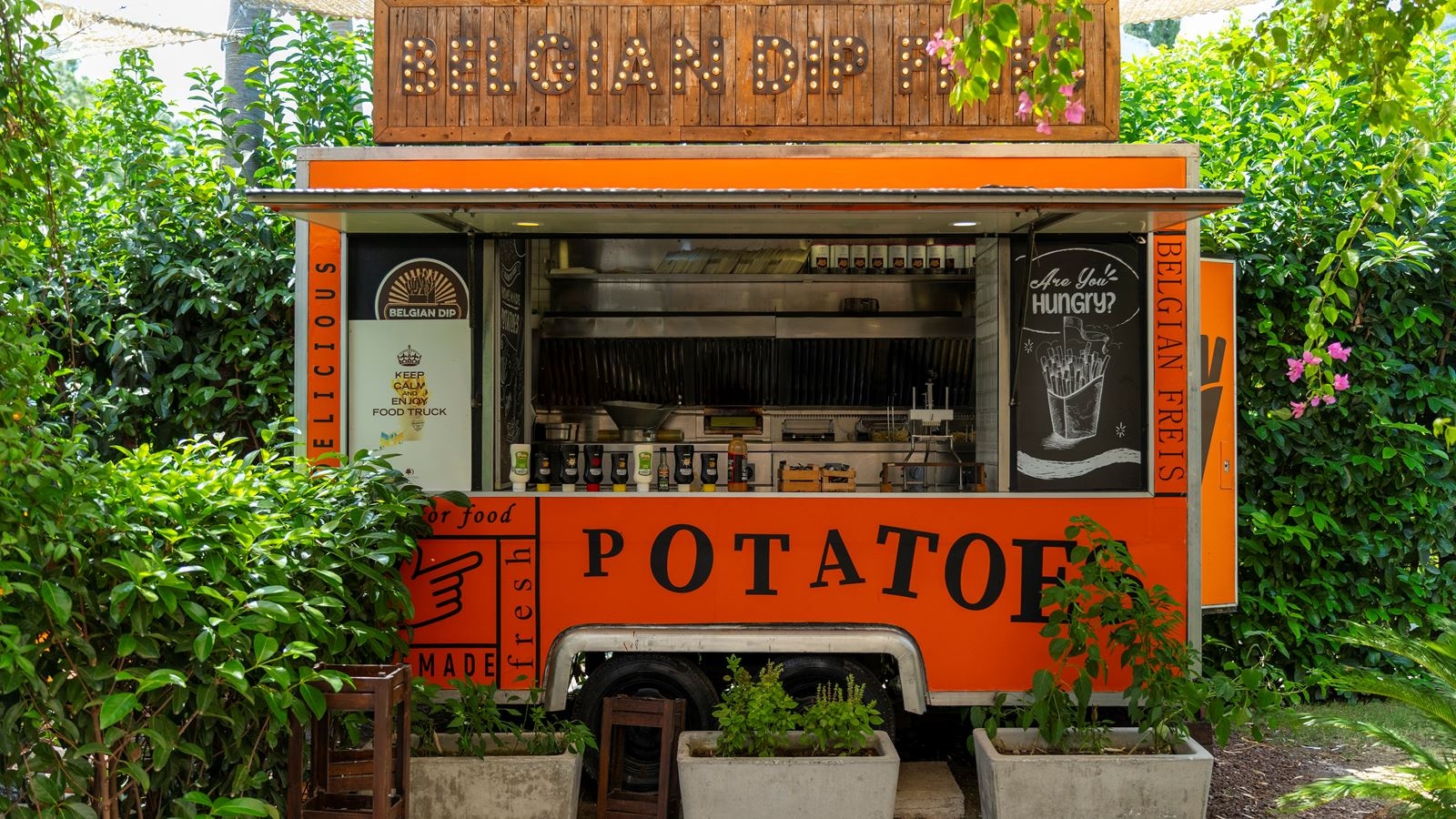 restaurants-food-trucks-mobile-kitchens-from-all-the-world