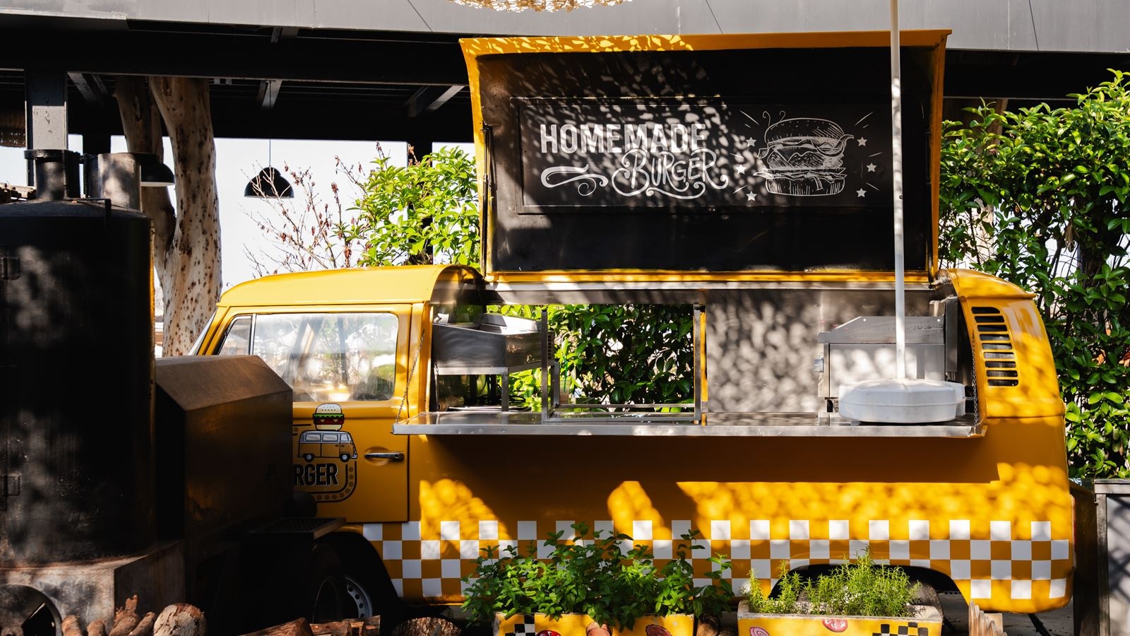 restaurants-food-trucks-mobile-kitchens-from-all-the-world