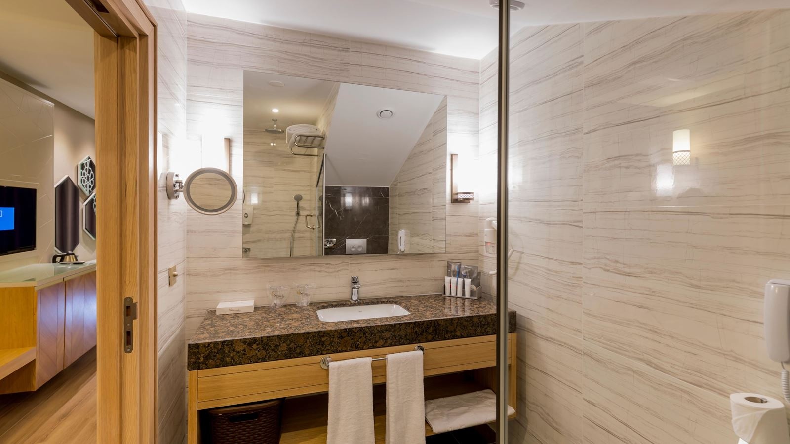 rooms-deluxe-dublex-family-room