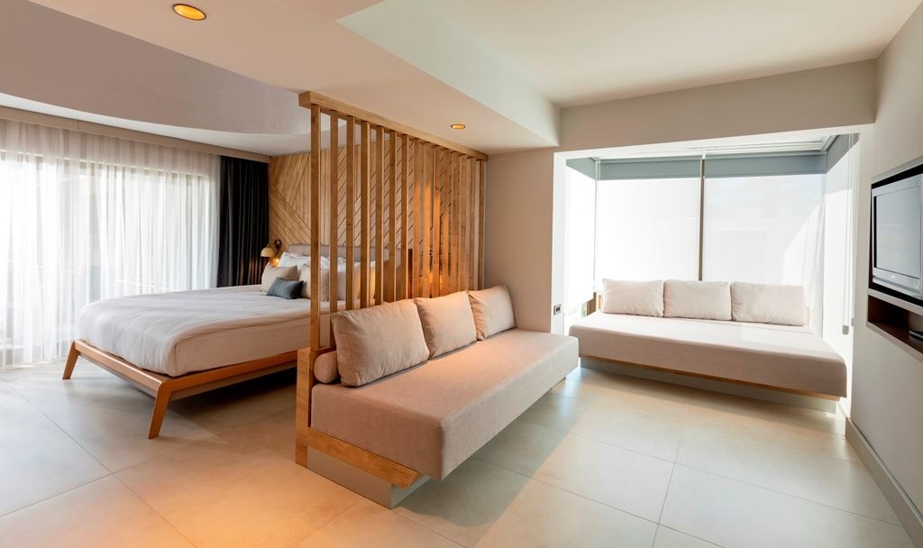 rooms-junior-suite-land-view