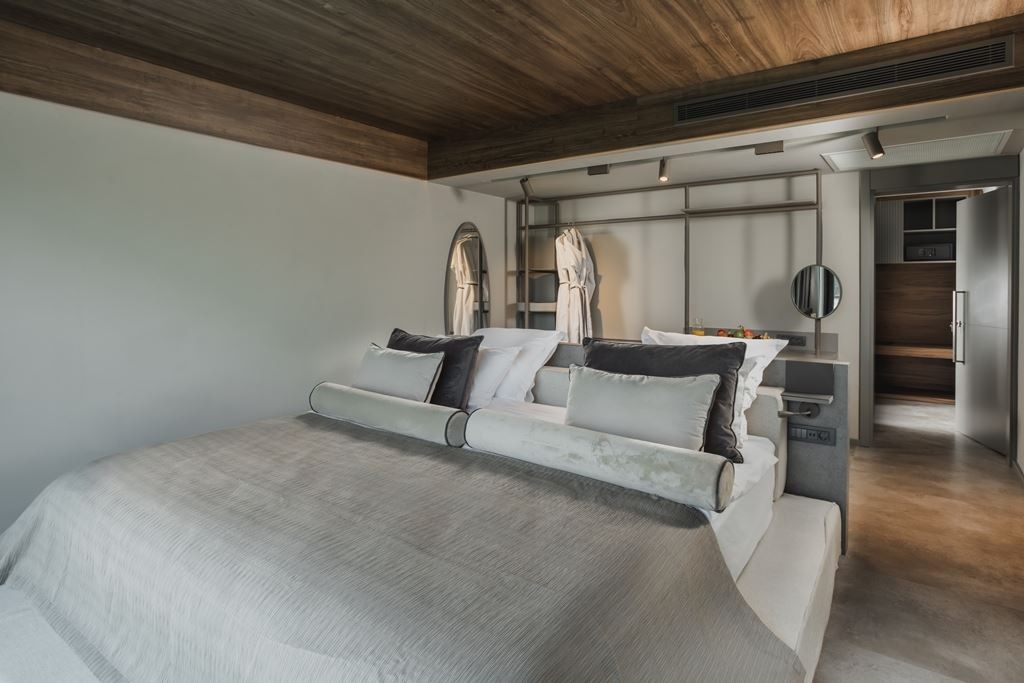 rooms-family-suite-land-view