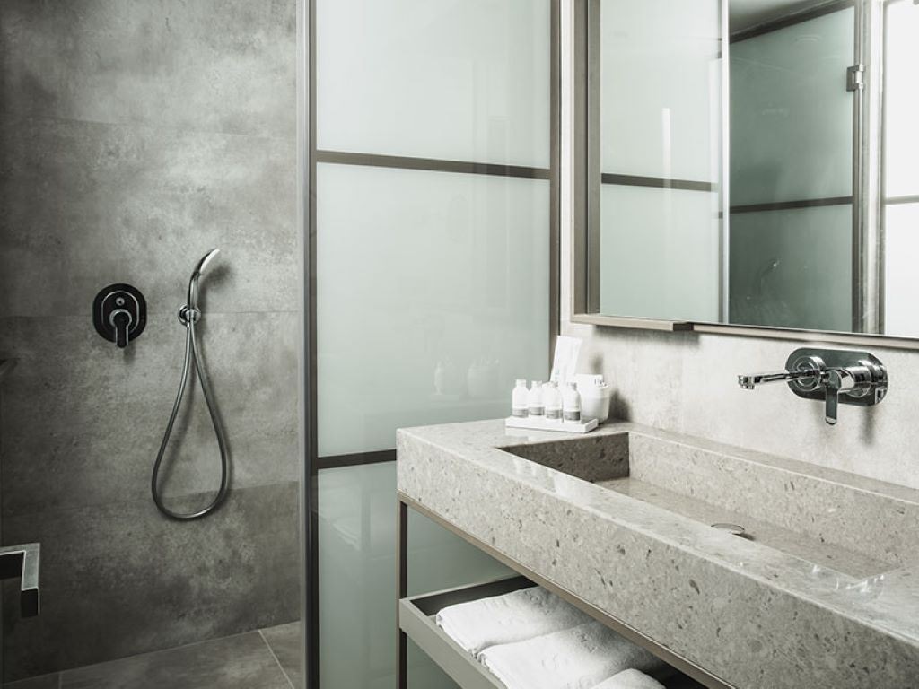 rooms-family-suite-swim-up-sea-view