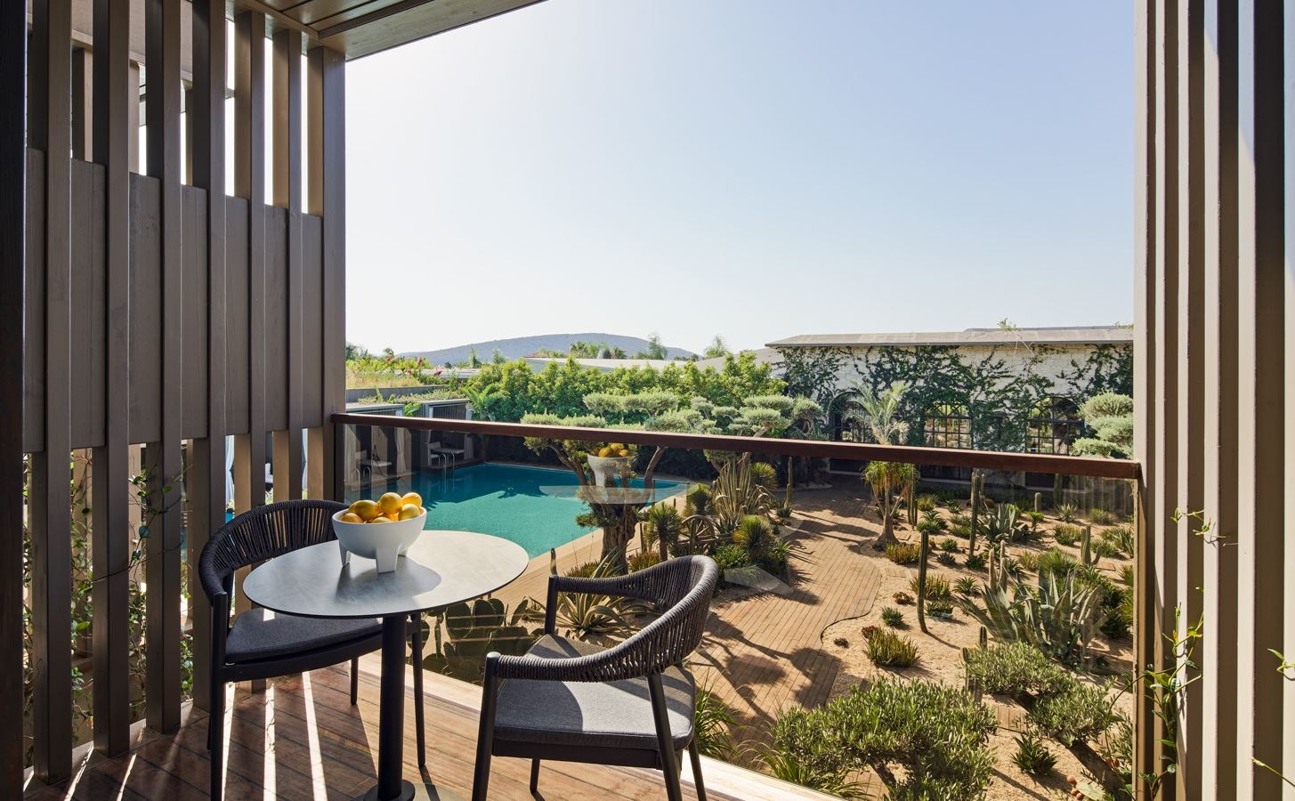 rooms-comfort-premium-room-garden-view