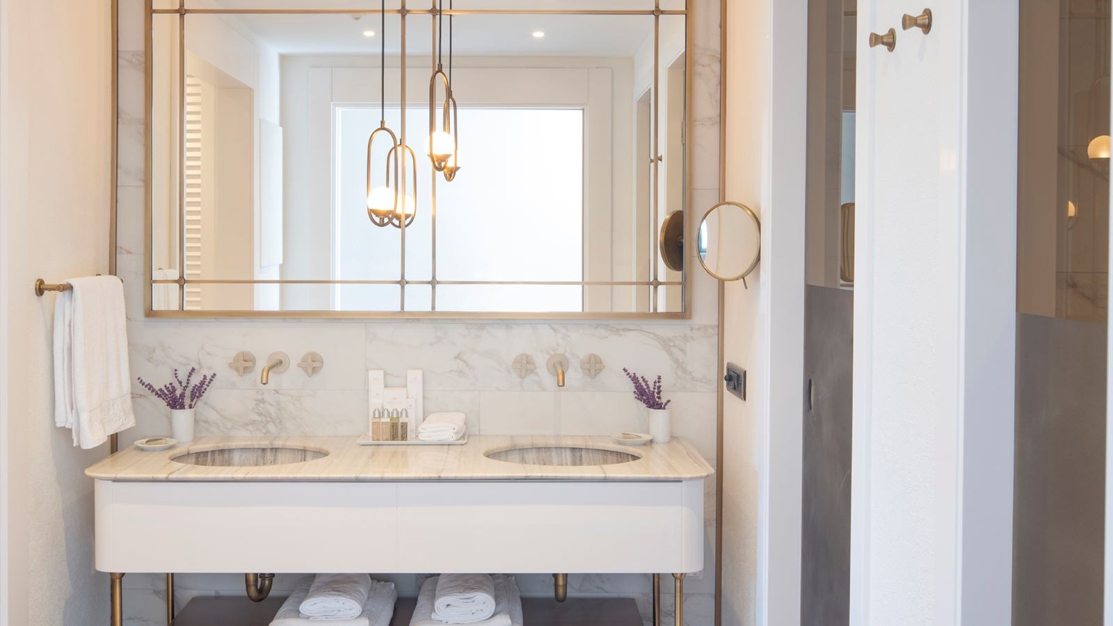 rooms-1-bedroom-suite-pool-view-terrace