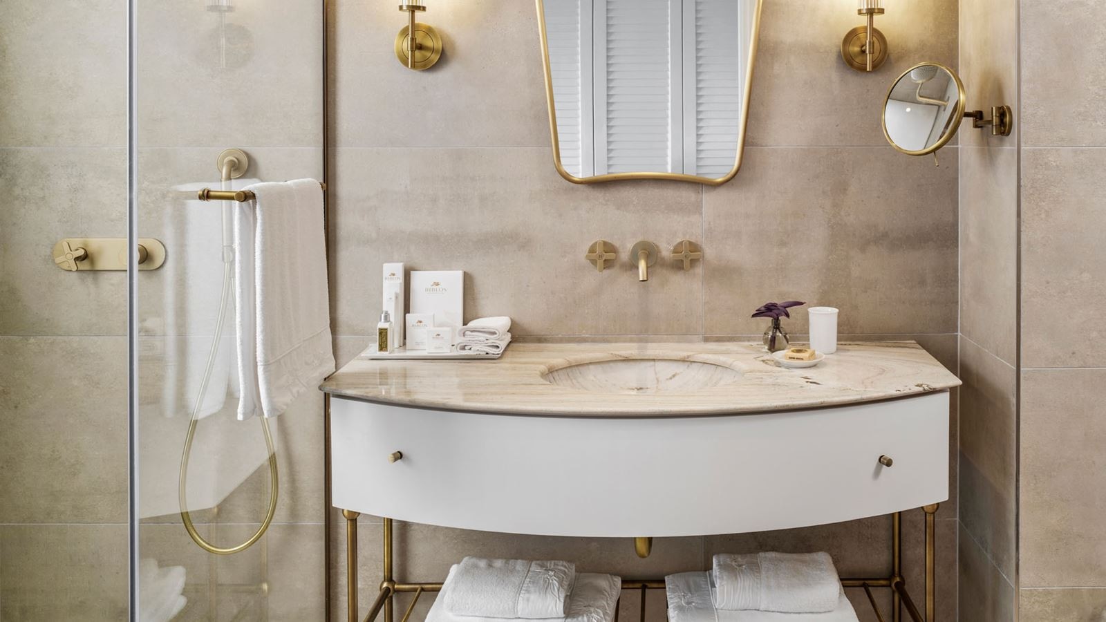 rooms-comfort-premium-room-garden-terrace