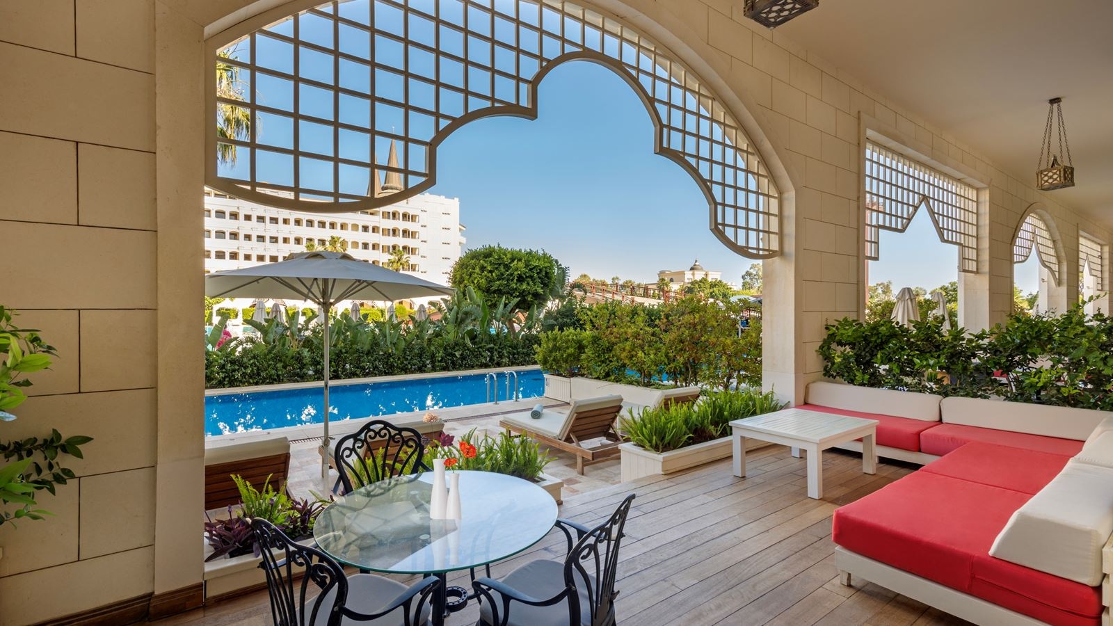 rooms-pool-duplex-suite-with-swim-up