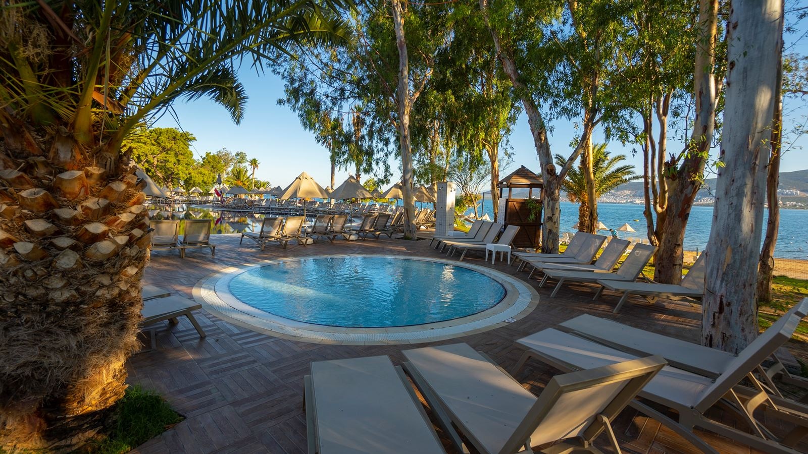 pools-outdoor-childrens-pool