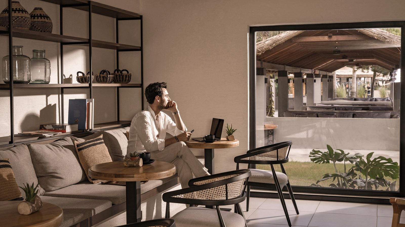 bars-balmy-terrace-bar