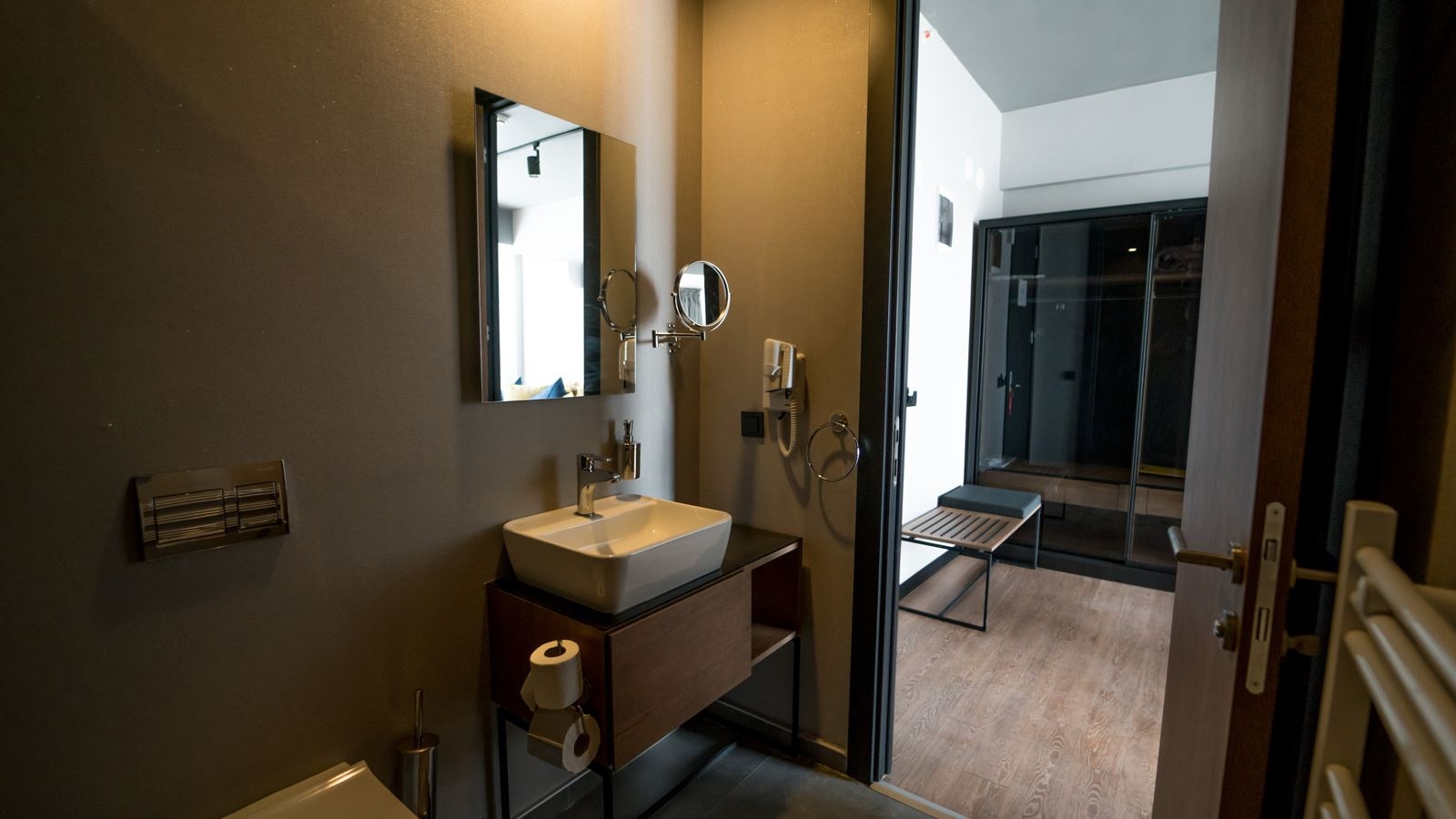 rooms-deluxe-doubletwin-room-mountain-view