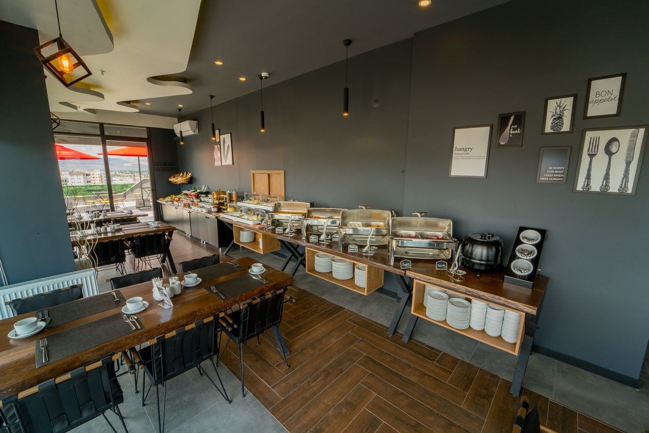 restaurants-the-gala-restaurant