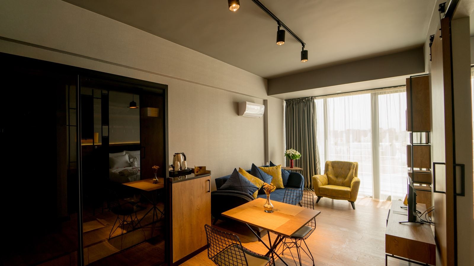 rooms-deluxe-doubletwin-room-mountain-view