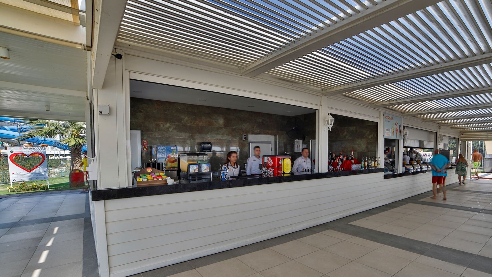 restaurants-marine-beach-restaurant