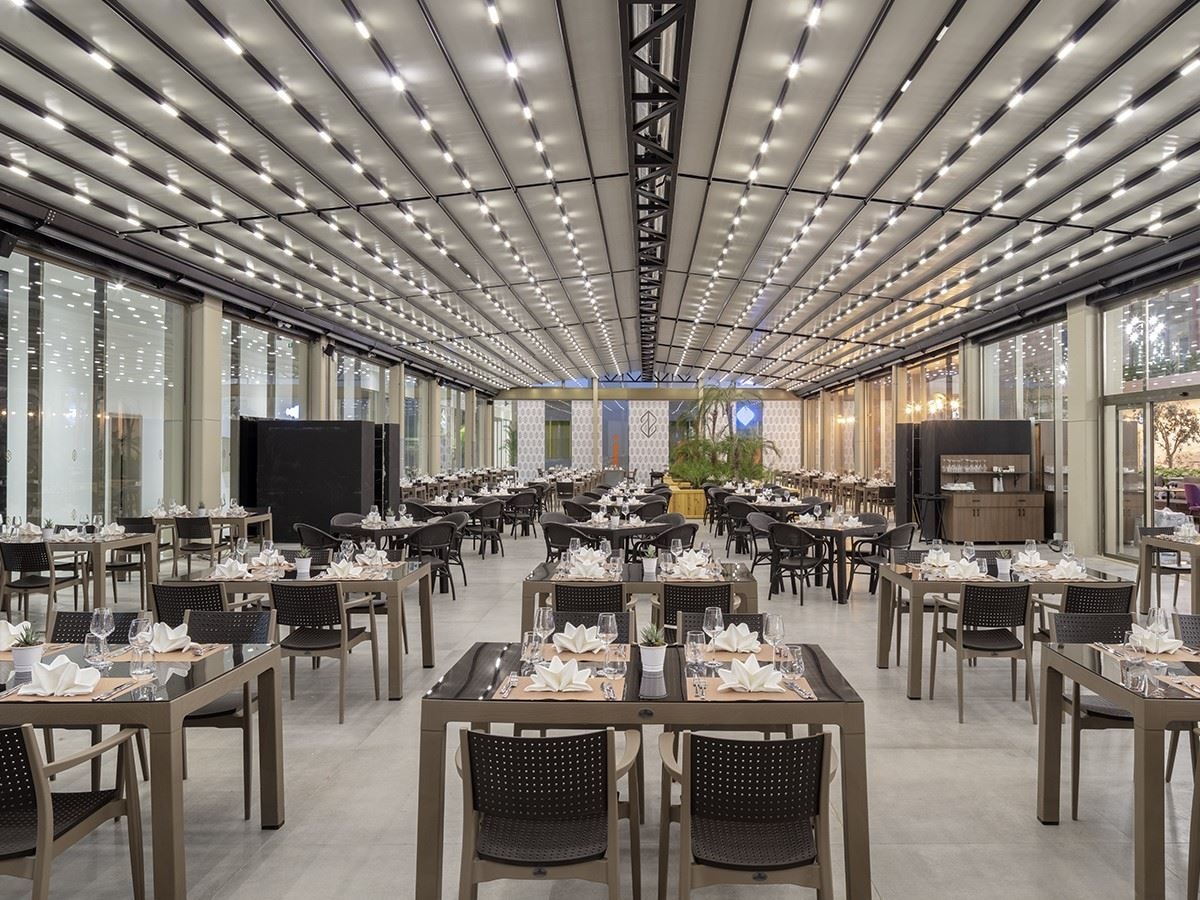 restaurants-cosmos-main-restaurant